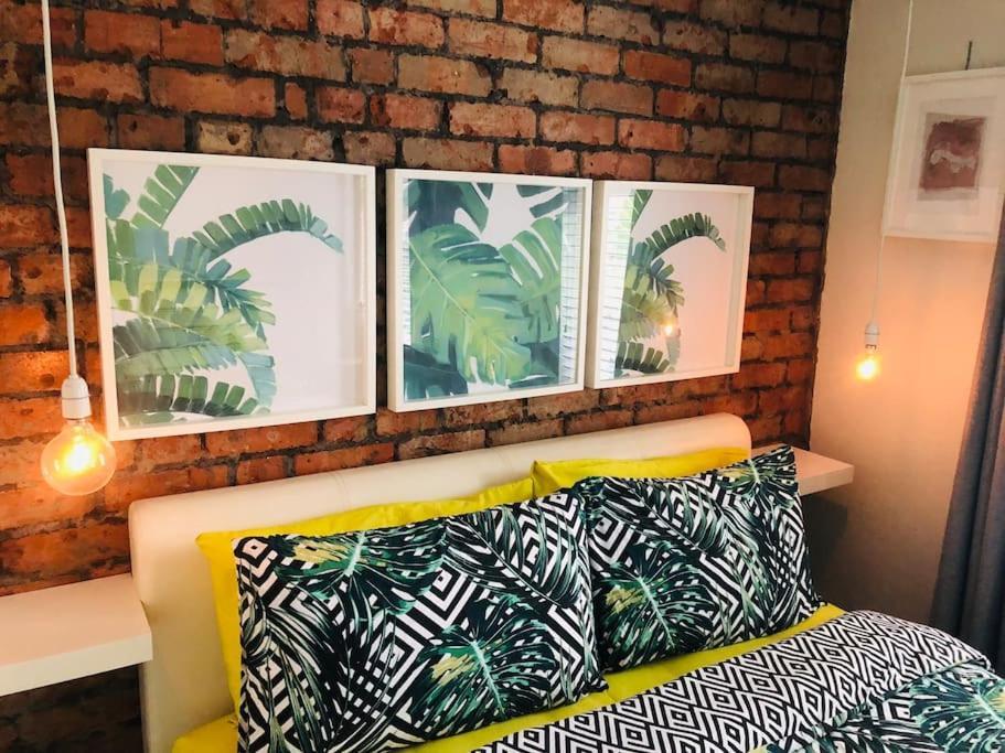 Cosy Two Bed Terraced House 7Min Drive From City เบลฟาสต์ ภายนอก รูปภาพ