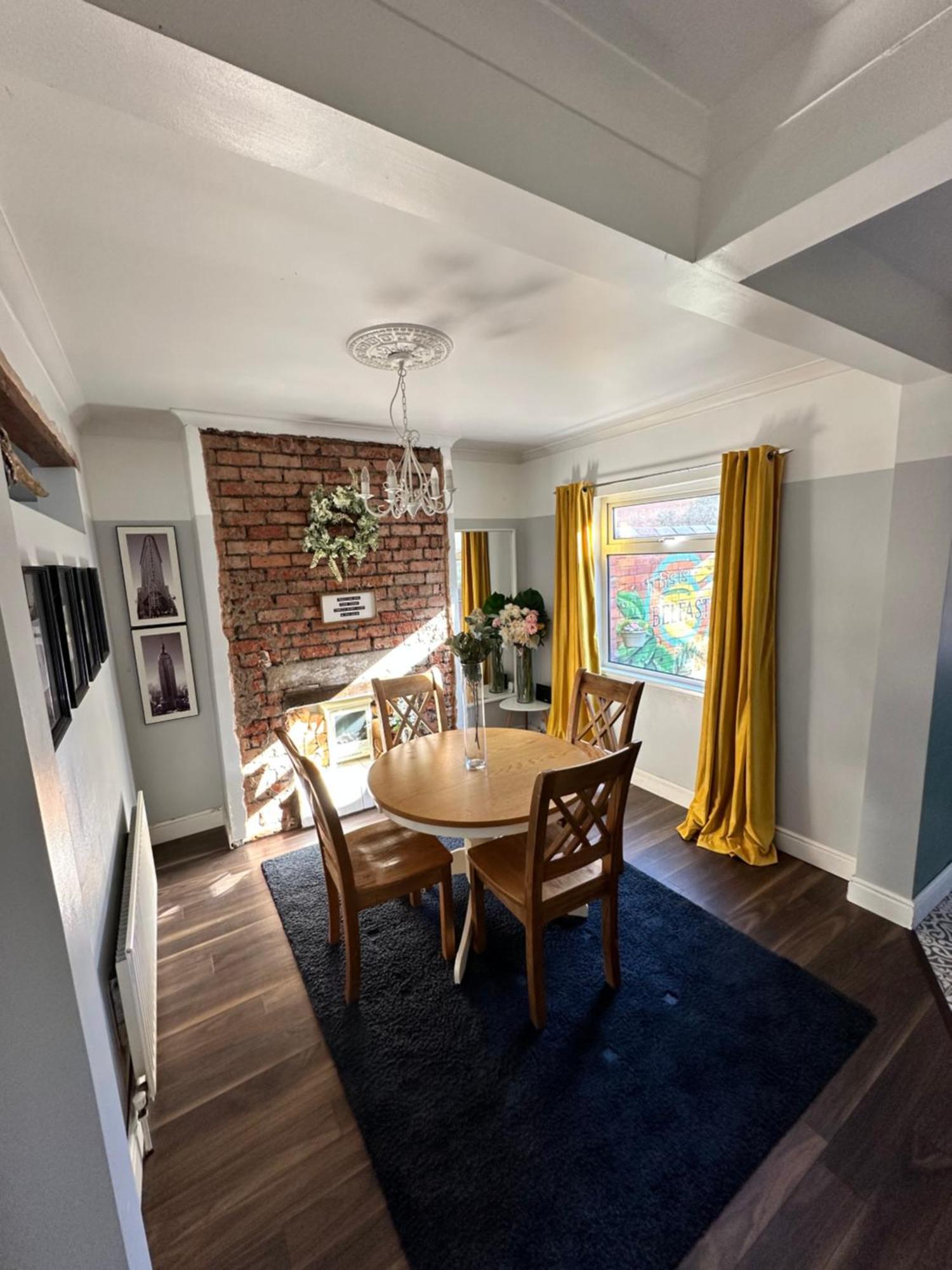 Cosy Two Bed Terraced House 7Min Drive From City เบลฟาสต์ ภายนอก รูปภาพ