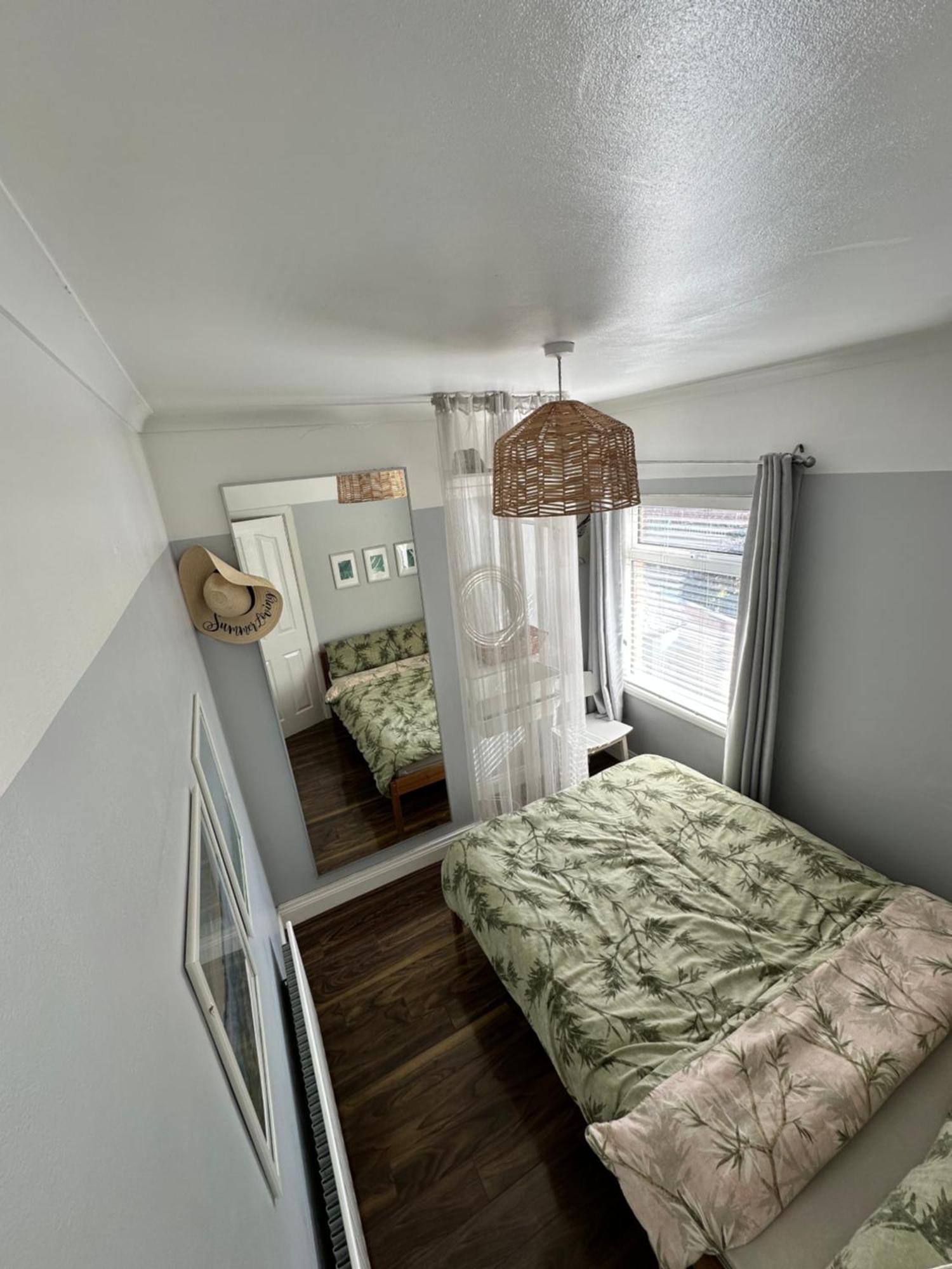 Cosy Two Bed Terraced House 7Min Drive From City เบลฟาสต์ ภายนอก รูปภาพ
